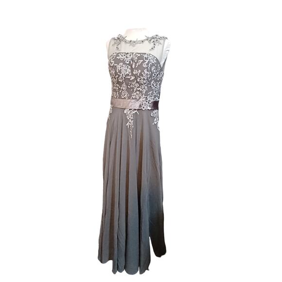 Sleeveless Floral Grey Bridesmaid Dress Size 2 - Picture 1 of 9